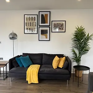 https://modern-east-london-apartment.cambridgehotelsuk.com