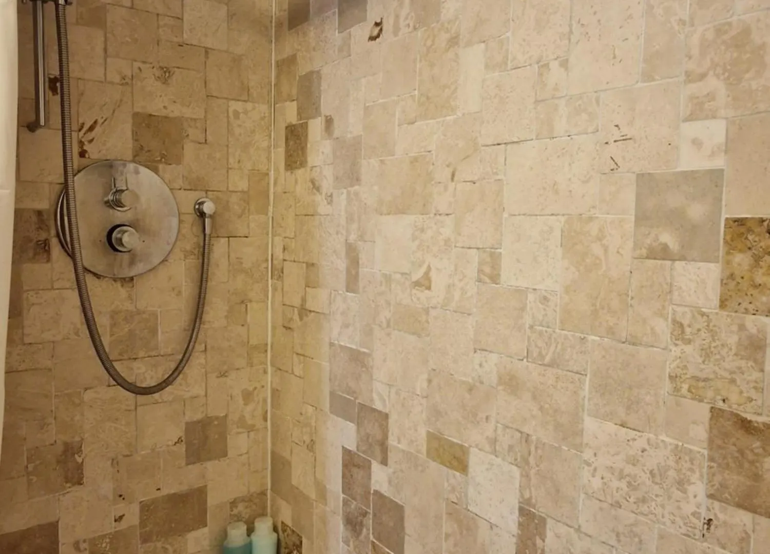 Wapping 700Sqft 2 Bedroom Apartment - South Facing Dockside Views - Secure Parking Londen